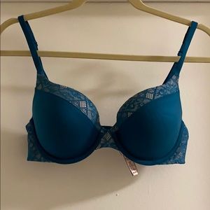 Brand New Victoria’s Secret 36b bra